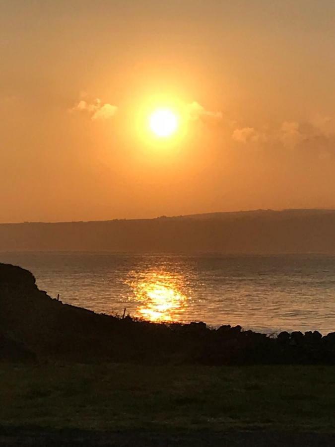 ליסקאנור Beside The Sea & Minutes From Cliffs-Clahane Shore Lodge מראה חיצוני תמונה